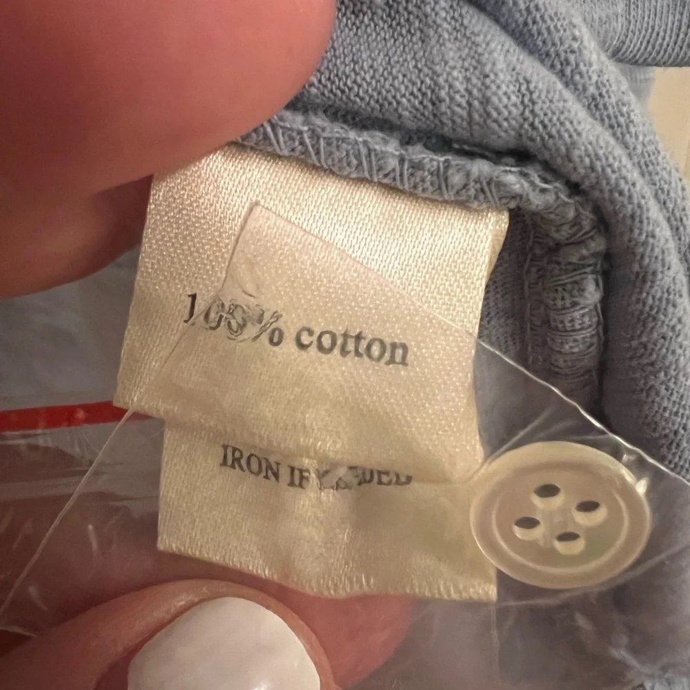 Dylan chambray blue button down knit shirt, size M. - Picture 4 of 5